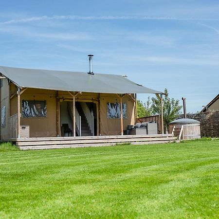 Hencote Vineyard Glamping Village ชรูว์สเบอรี ภายนอก รูปภาพ