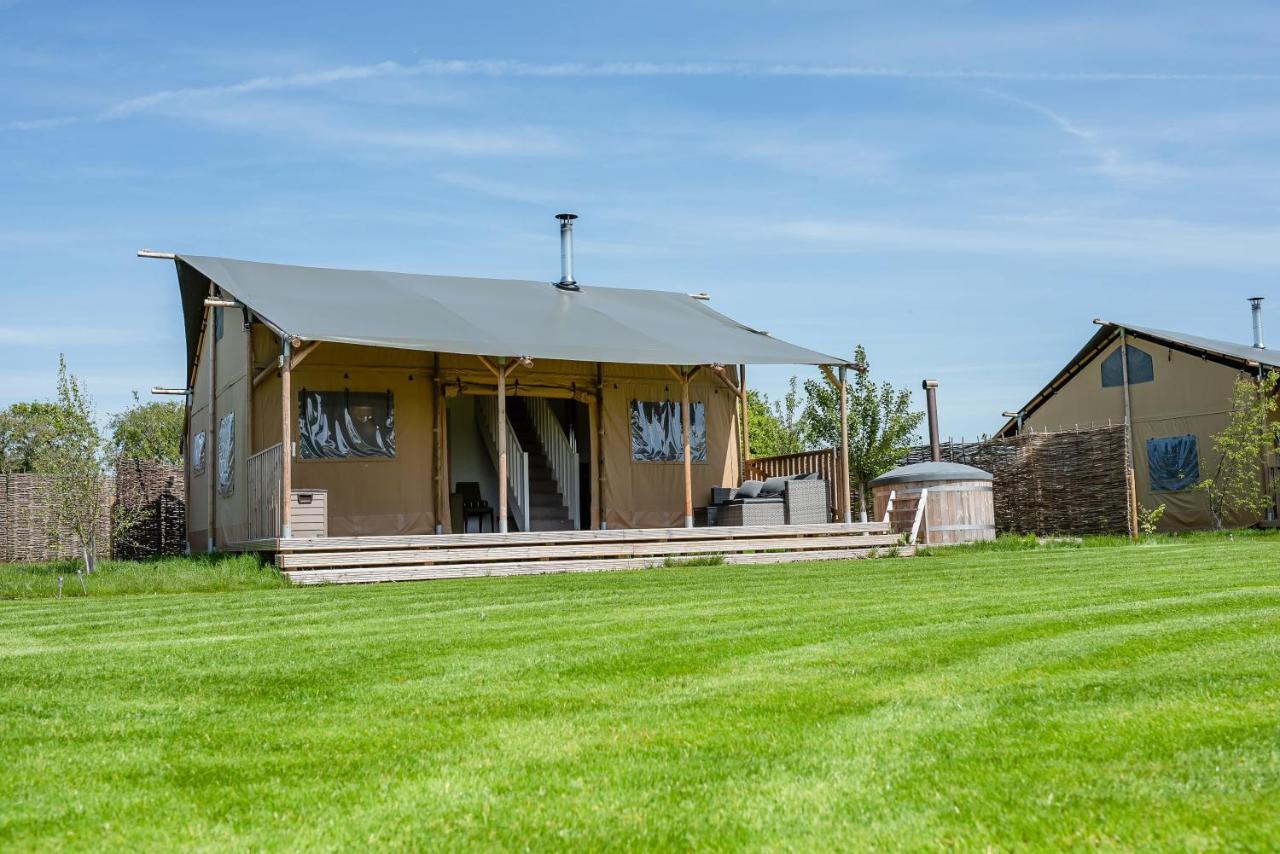 Hencote Vineyard Glamping Village ชรูว์สเบอรี ภายนอก รูปภาพ