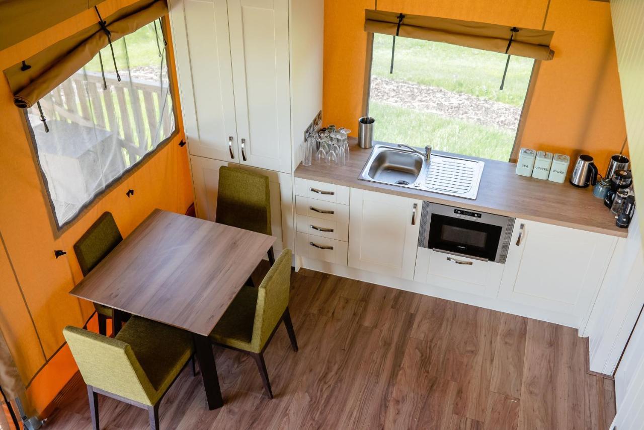 Hencote Vineyard Glamping Village ชรูว์สเบอรี ภายนอก รูปภาพ
