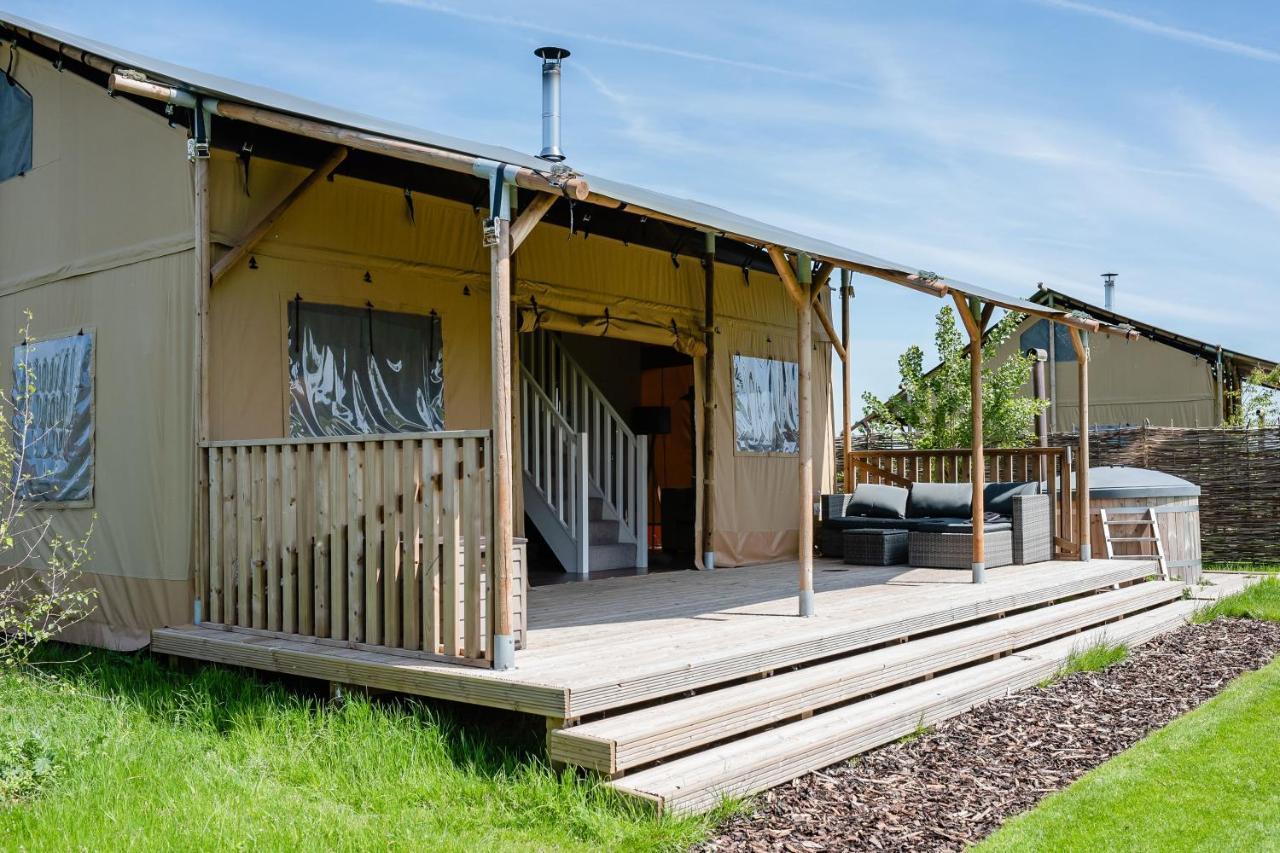 Hencote Vineyard Glamping Village ชรูว์สเบอรี ภายนอก รูปภาพ