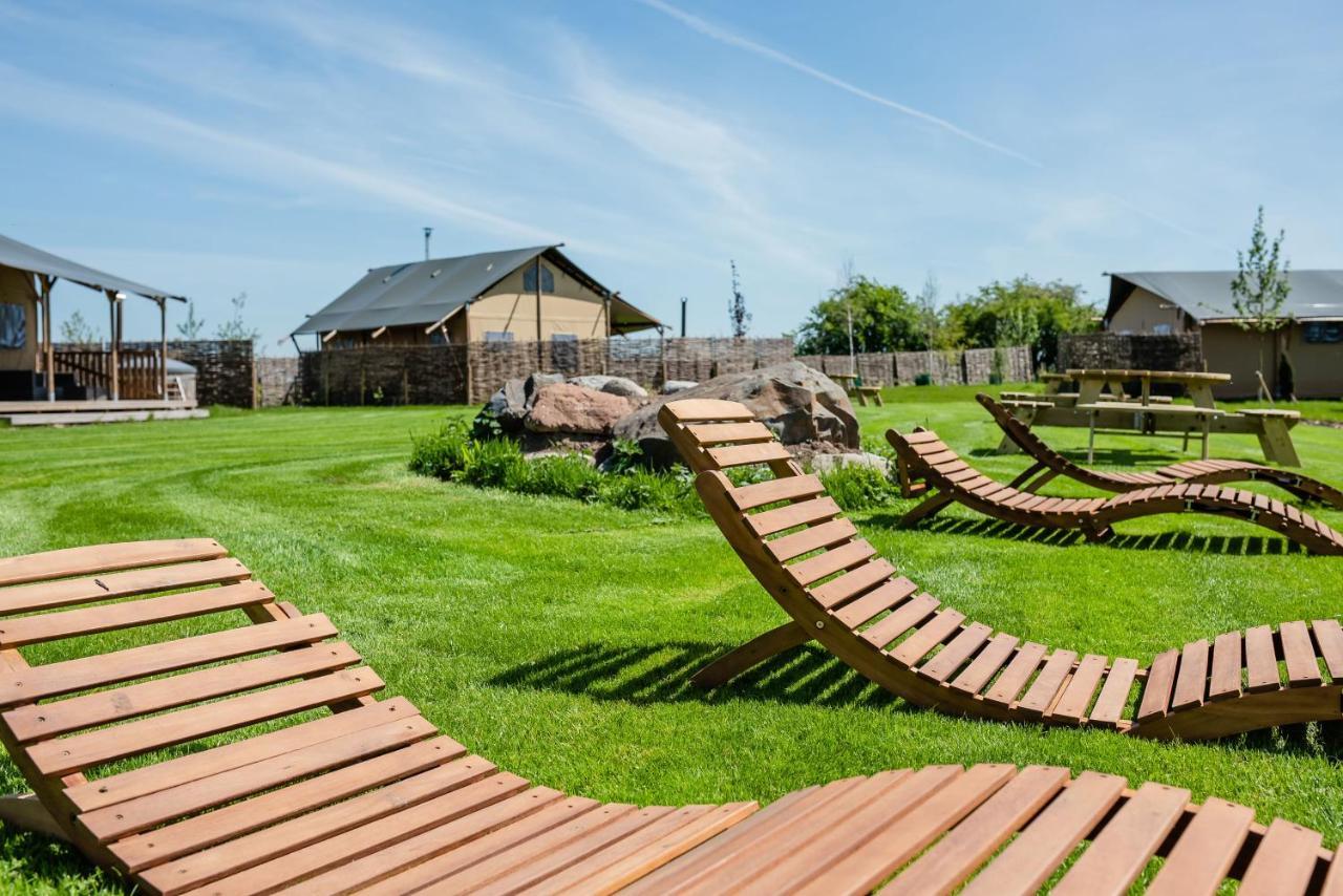 Hencote Vineyard Glamping Village ชรูว์สเบอรี ภายนอก รูปภาพ