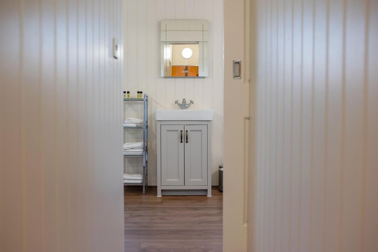 Hencote Vineyard Glamping Village ชรูว์สเบอรี ภายนอก รูปภาพ
